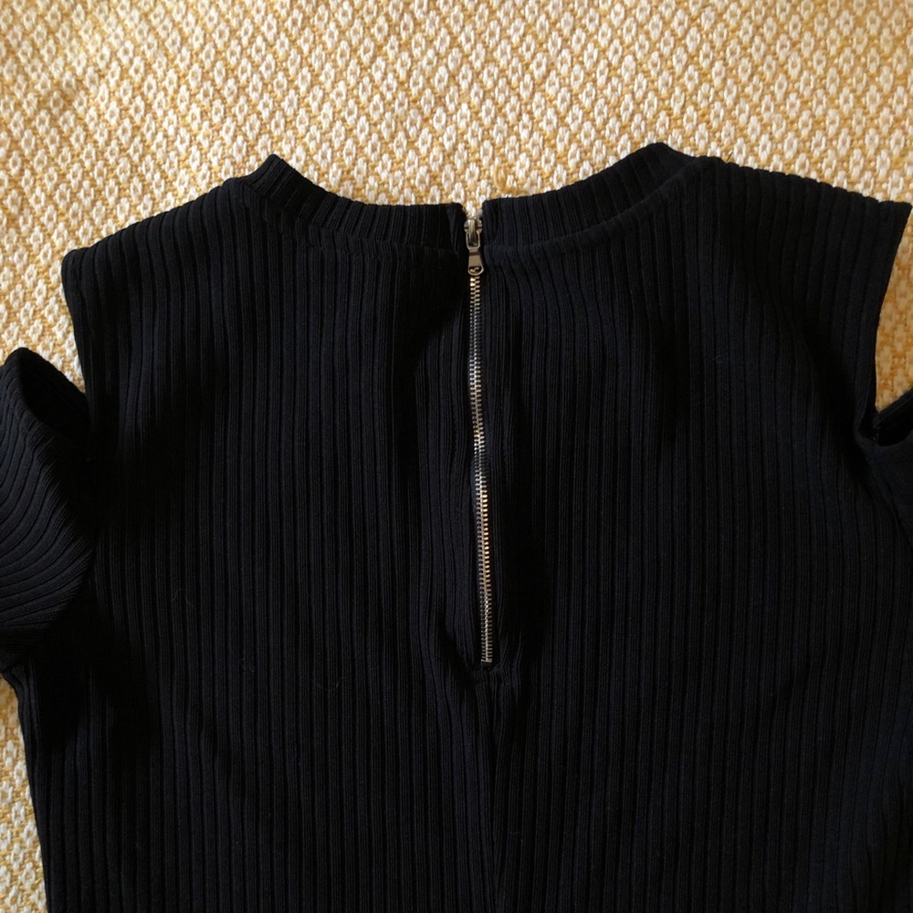 Black cold-shoulder Body-Con Dress